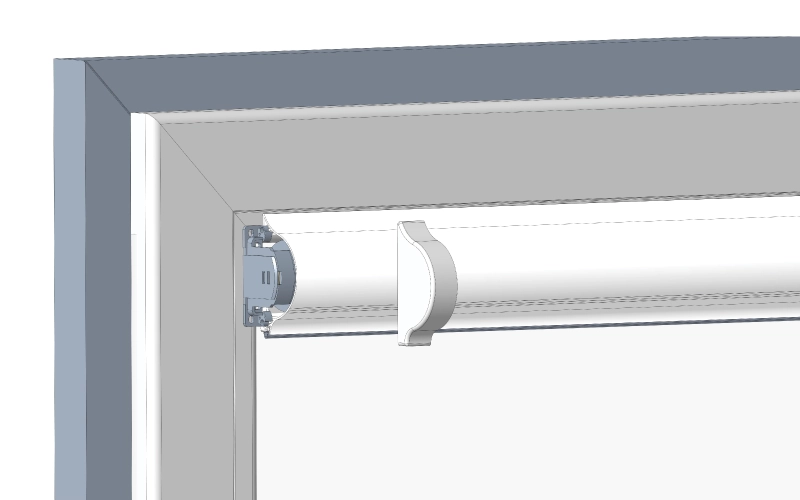 krok 2 - priloženie horneho nosnika k ramu okna a jeho vycentrovanie na stred