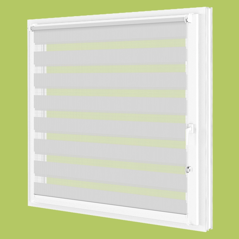 Zebra roleta MINI namontovaná bez vŕtania na krídlo okna, zobrazujúca moderné tienenie s presnou reguláciou svetla