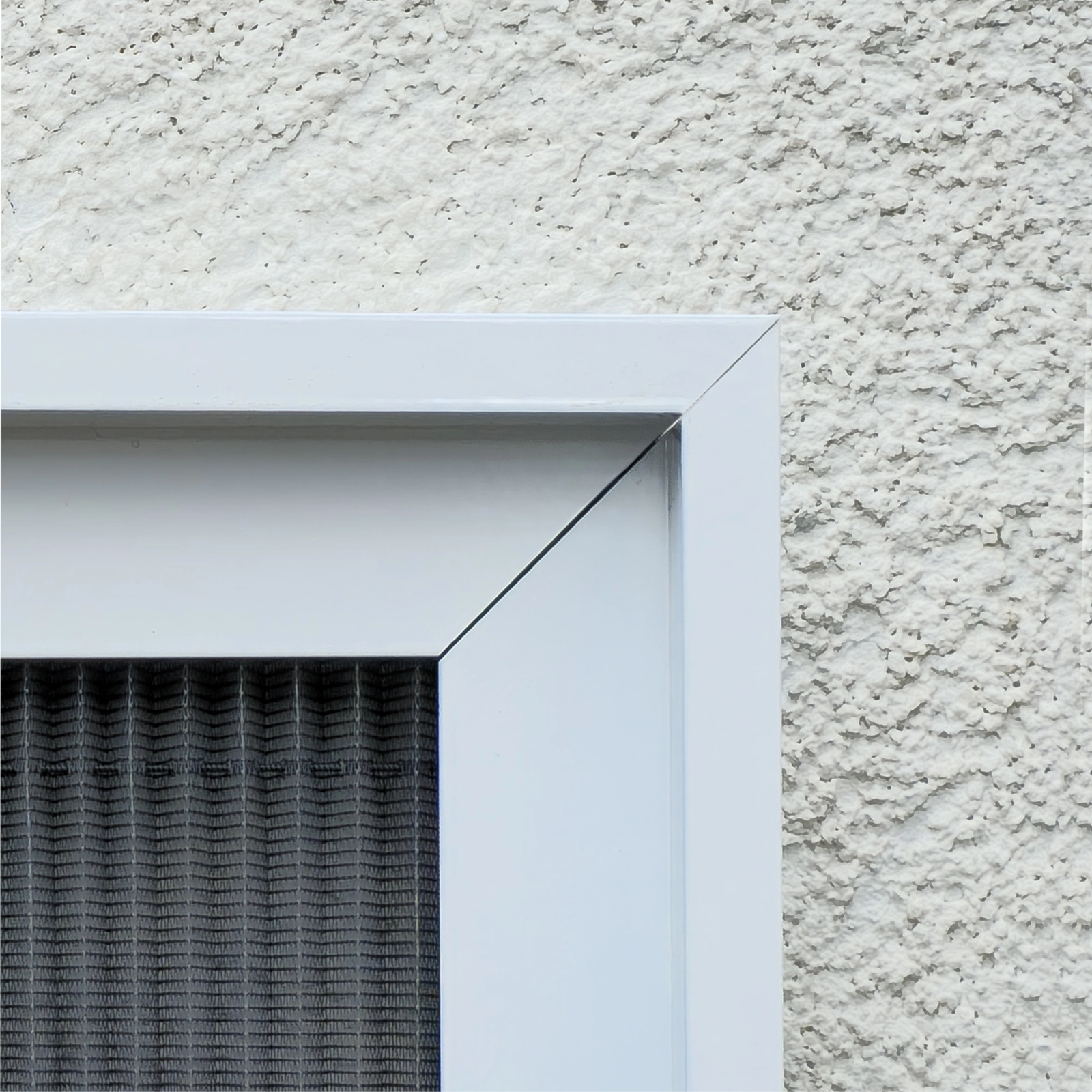 sieťky na okno plisé klik - pohľad na roh